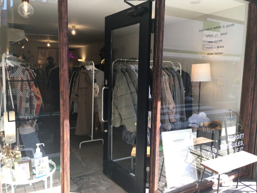 店舗内の様子 1